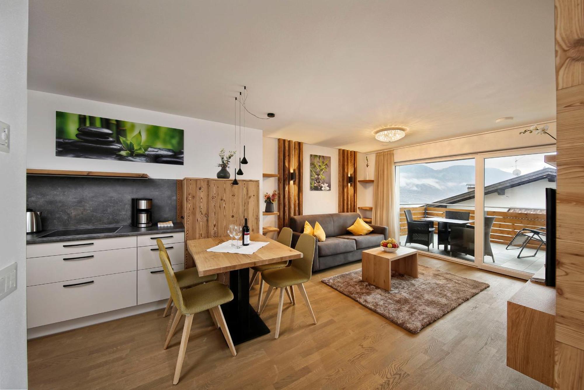 Appartement-Hotel Beatenhof Tirolo Exterior photo
