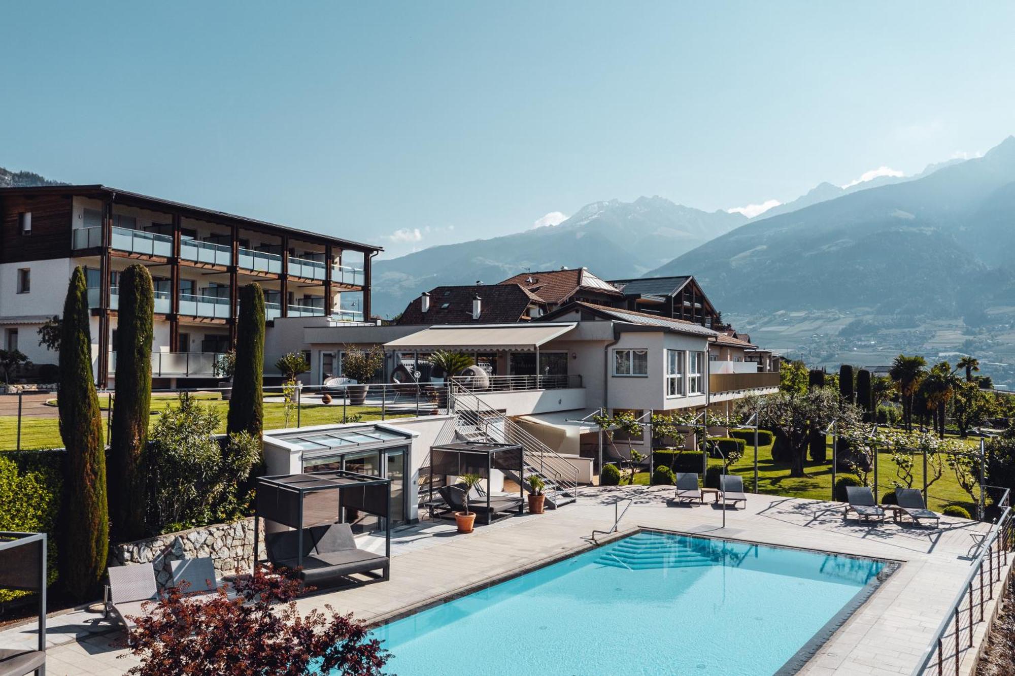 Appartement-Hotel Beatenhof Tirolo Exterior photo