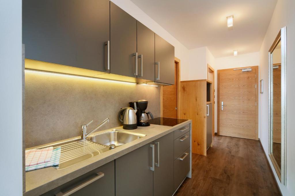Appartement-Hotel Beatenhof Tirolo Room photo