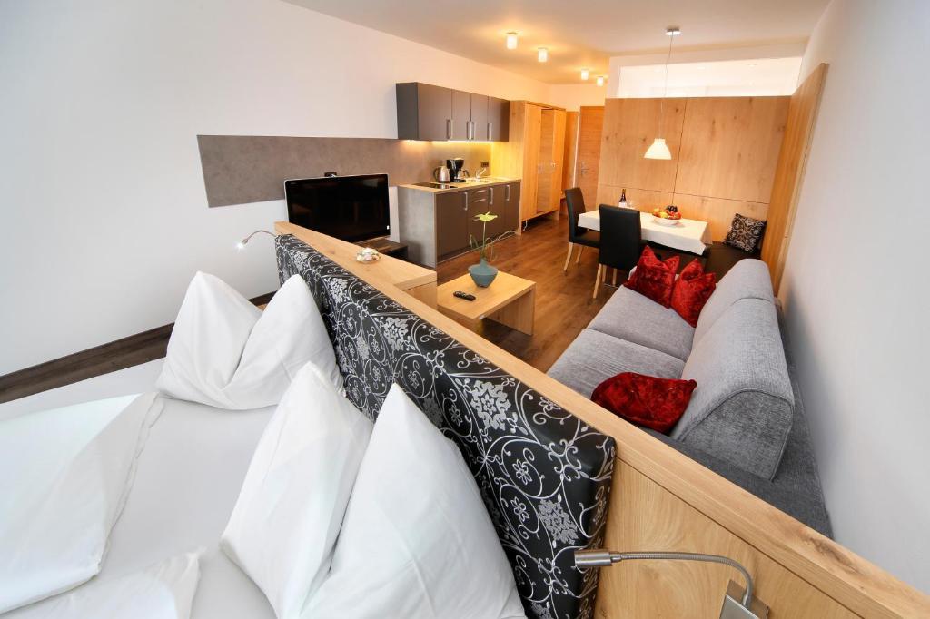 Appartement-Hotel Beatenhof Tirolo Room photo