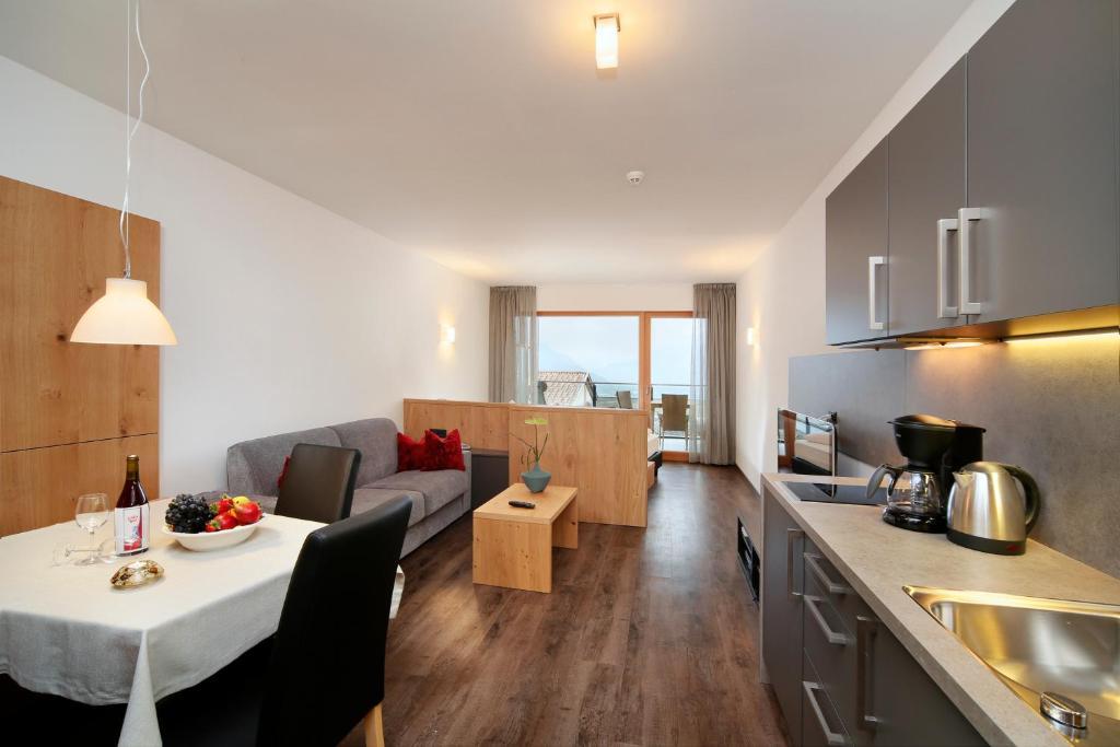 Appartement-Hotel Beatenhof Tirolo Room photo