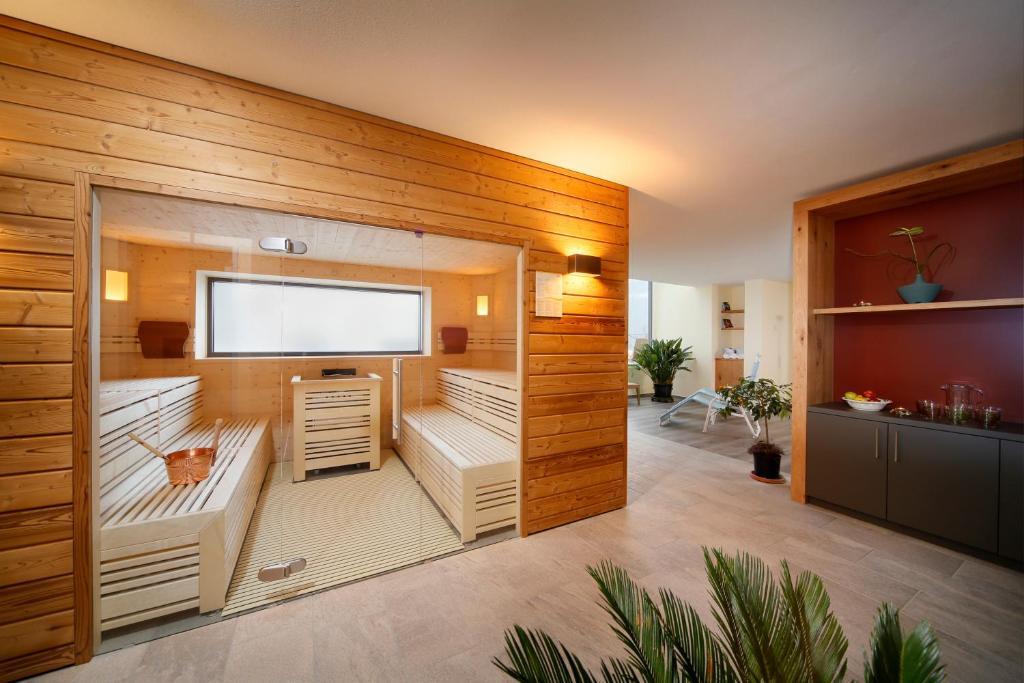 Appartement-Hotel Beatenhof Tirolo Exterior photo