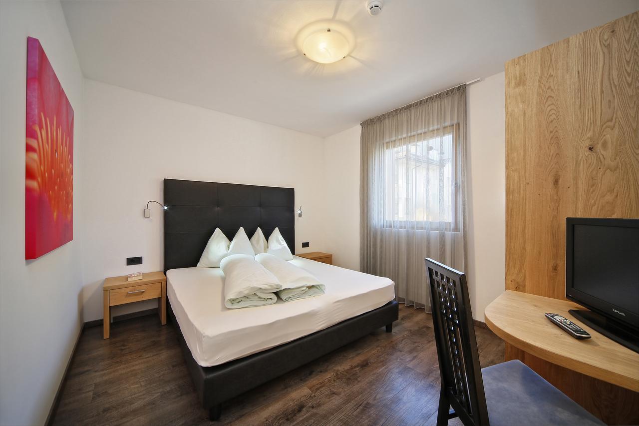 Appartement-Hotel Beatenhof Tirolo Exterior photo